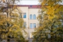 "Mondäne, vollständig sanierte Altbauwohnung in Pankow mit Balkon und Nähe zum Schloßpark" - Fassade Ossietzkystraße
