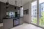 "Elegante City Wohnung mit Balkon und Aufzug in den Kronprinzengärten am Schinkel Pavillion" - Küche