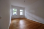 "Wunderschöne, vollständig sanierte EG Altbauwohnung mit Terrasse und grünem Innenhof, Erstbezug" - Wohnzimmer