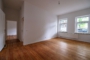 "Wunderschöne, vollständig sanierte EG Altbauwohnung mit Terrasse und grünem Innenhof, Erstbezug" - Wohnzimmer