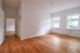 "Wunderschöne, vollständig sanierte EG Altbauwohnung mit Terrasse und grünem Innenhof, Erstbezug" - Wohnzimmer