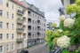 "Freie Altbauwohnung mit Balkon und Aufzug zwischen Rudolfkiez und Osthafen" - Blick zum Haus