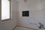 "Unsanierte 1 Zimmer Wohnung mit Südbalkon, Aufzug und Stellplatz in Schöneberg" - Küche