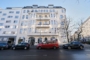 "Vermietete 85 m² Altbauwohnung mit Balkon und ausgebauten 63 m² DG am Preussenpark in Wilmersdorf" - Hausansicht Hohenzollerdamm