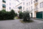 "Vermietete 85 m² Altbauwohnung mit Balkon und ausgebauten 63 m² DG am Preussenpark in Wilmersdorf" - Innenhof