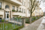 "Gepflegte, freie 2 Zimmer Hochparterre Altbauwohnung in Friedenau" - Hauseingang