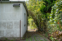 "Sie planen ein Traumhaus mit Garten im Grünen und es fehlt das passende Grundstück in Karow?" - Weg am Haus / Westseite