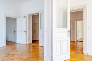 „Mondäne 5 Zimmer Stuck-Altbauperle mit 2 Balkonen und Aufzug im Günzelkiez, frei“, 10717 Berlin, Etagenwohnung