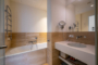 "Elegante City Wohnung mit Balkon und Aufzug in den Kronprinzengärten am Schinkel Pavillion" - Bad / Wanne