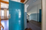"Sanierte Bauhaus Architektur Wohnung mit Loggia im Prenzlauer Berg, möbliert mit Küche" - Wohnungseingang