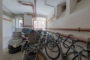 "Sanierte Bauhaus Architektur Wohnung mit Loggia im Prenzlauer Berg, möbliert mit Küche" - Fahrradkeller