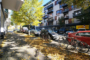 "Sanierte EG - Altbaumaisonette mit Balkon im Botschaftsviertel / Prenzlauer Berg" - Blick in die Straße
