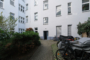 "Sanierte EG - Altbaumaisonette mit Balkon im Botschaftsviertel / Prenzlauer Berg" - Blick zum Vorderhaus
