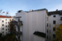 "Freies, unsaniertes Altbauapartment mit abgezogenen Dielen am Rudolph-Wilde-Park in Schöneberg" - Blick in den Innenhof