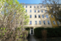 "Mehrfamilienhaus mit 17 WE am Auerpark in F-Hain, aufgeteilt u. kernsaniert 1997" - Haussansicht
