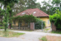 "Großzügiges Landhaus mit Kamin, Garage, Pool und ca. 1.000 m² Grund in Falkenhagen, prov. frei" - Hausansicht