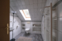 "Großzügiges Landhaus mit Kamin, Garage, Pool und ca. 1.000 m² Grund in Falkenhagen, prov. frei" - OG Bad