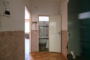 "Unsanierte 1 Zimmer Wohnung mit Südbalkon, Aufzug und Stellplatz in Schöneberg" - Diele