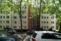 "Unsanierte 1 Zimmer Wohnung mit Südbalkon, Aufzug und Stellplatz in Schöneberg" - Hausansicht Barbarossastraße