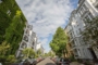 "Wunderschöne und großzügige Altbauwohnung am Victoria-Luise-Platz" - Blick in die Regensburger Straße