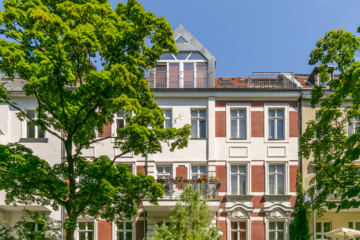 „Sonnige kleine DG-Wohnung mit Südterrasse in Friedenau, frei ab 01.05.2022“, 12159 Berlin, Dachgeschosswohnung