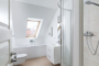 "Wunderschöne und helle DG-Wohnung mit Balkon zwischen Stadtpark und Kanal" - Bad