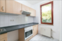 "Bezugsfreie Maisonette mit zwei Balkonen, Gäste-WC und TG-Stellplatz (optional) nah am See" - Küche 1.OG