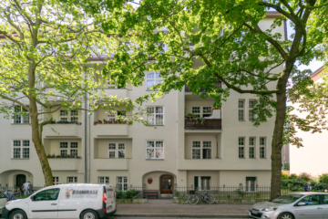 „Bezugsfreie und helle Souterrain Altbauwohnung am Althoffplatz“, 12169 Berlin, Souterrainwohnung
