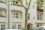 "Bezugsfreie und helle Souterrain Altbauwohnung am Althoffplatz" - Fassade