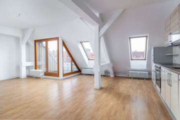 „Wunderschöne und helle DG-Wohnung mit Balkon zwischen Stadtpark und Kanal“, 12167 Berlin / Steglitz, Dachgeschosswohnung