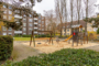 "5-Zimmer Wohnung mit Balkon im grünen Wittenau" - Spielplatz im Hof